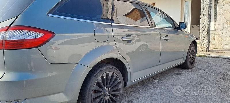 Usata Ford Mondeo 140 CV (102 kW) 2008 Blu Station wagon