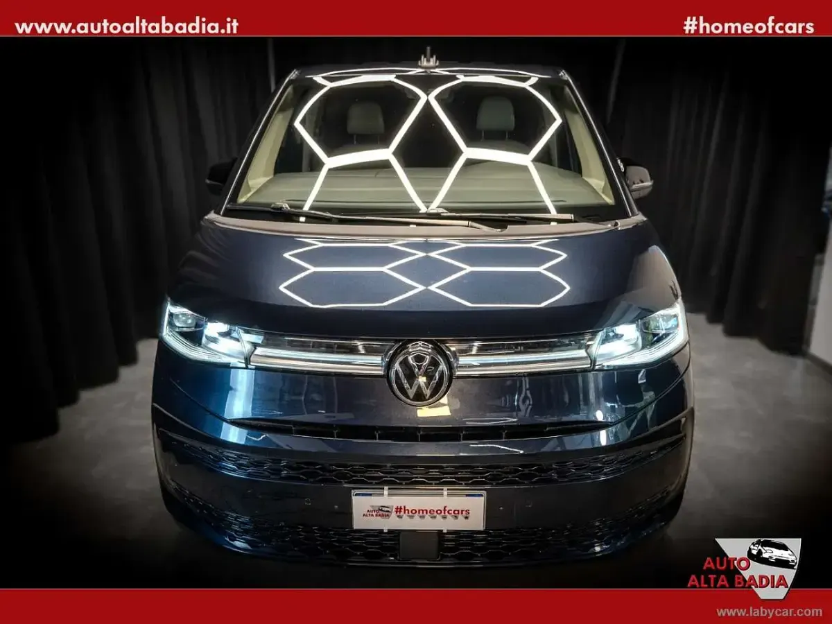 Usata VW T7 Style 150 CV (110 kW) 2024 Blu starlight Furgone