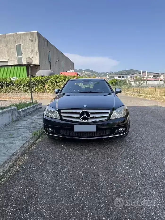 Usata Mercedes C220 Avantgarde 170 CV (125 kW) 2010 Nero Berlina