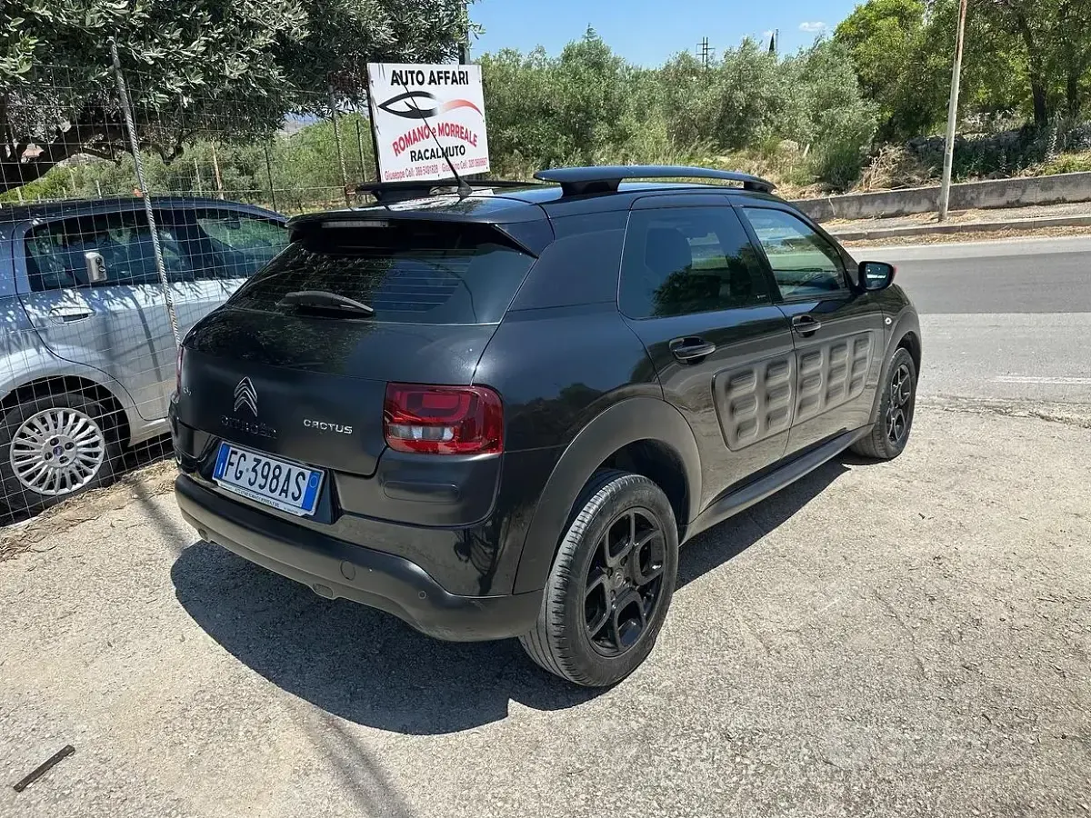 Usata Citroën C4 Shine 99 CV (72 kW) 2016 Nero SUV