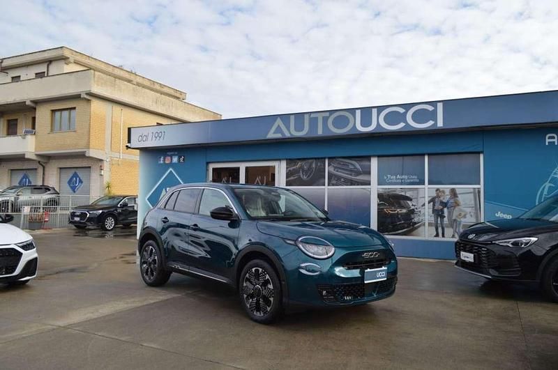 Nuova Fiat 600 La Prima 110 CV (80 kW) 2025 Verde mare SUV