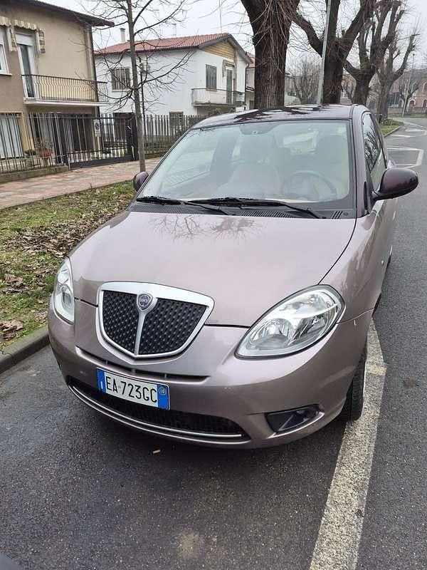 Usata Lancia Ypsilon 77 CV (56 kW) 2010 Utilitaria