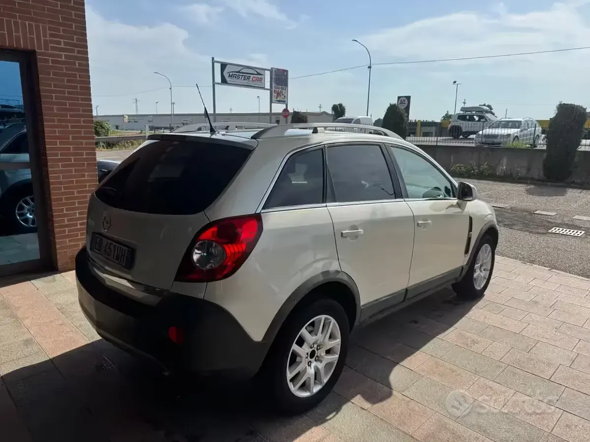 Usata Opel Antara Edition+ 127 CV (93 kW) 2010 Grigio SUV