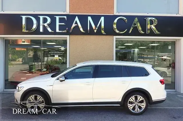 Usata VW Passat Alltrack 190 CV (139 kW) 2019 Bianco pastello Station wagon