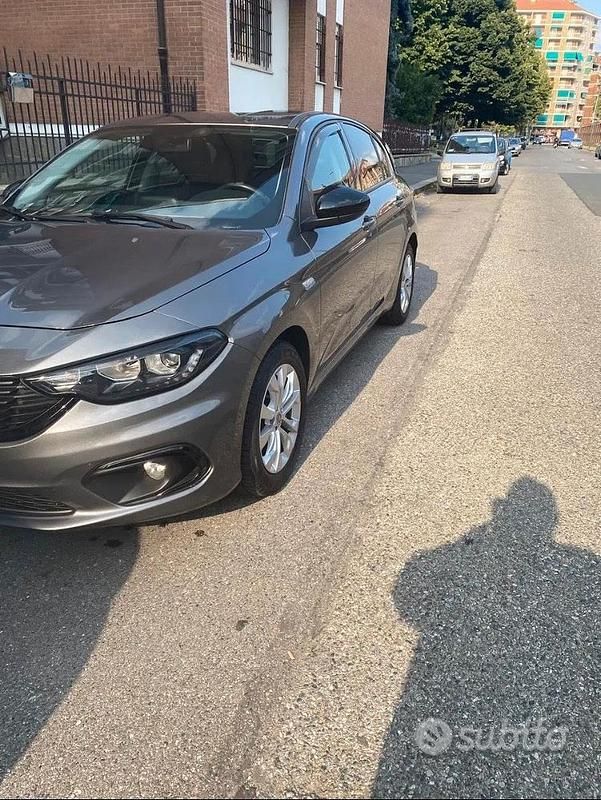 Usata Fiat Tipo 120 CV (88 kW) 2017 Grigio