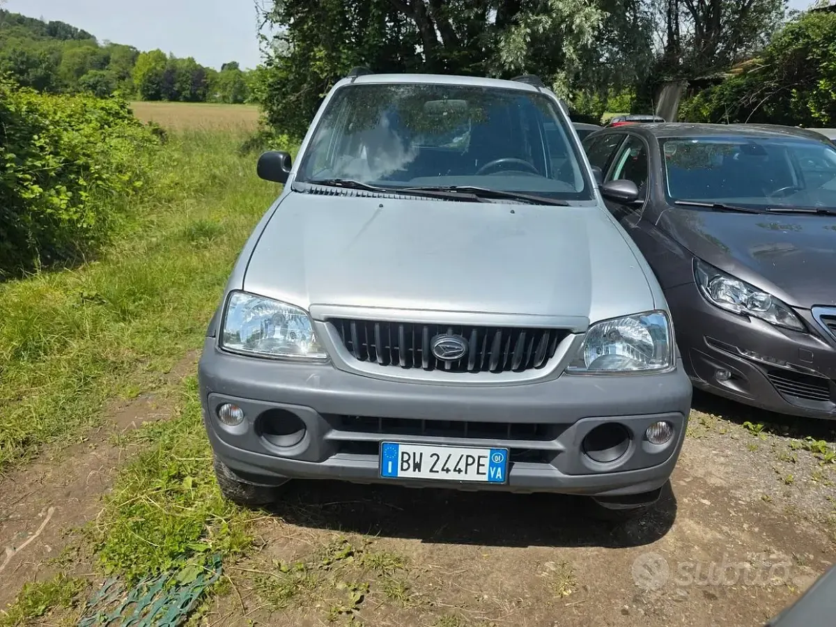 Usata Daihatsu Terios 86 CV (63 kW) 2001 Grigio SUV