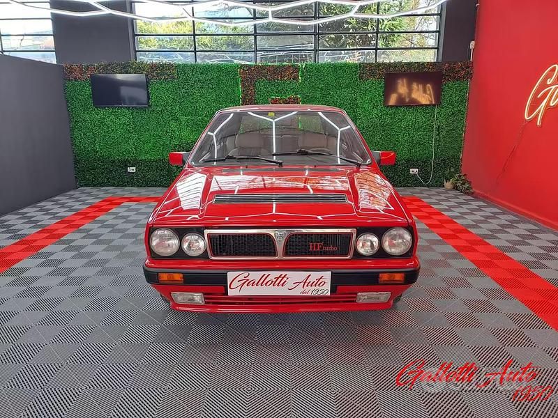 Usata Lancia Delta 140 CV (102 kW) 1990 Rosso Utilitaria