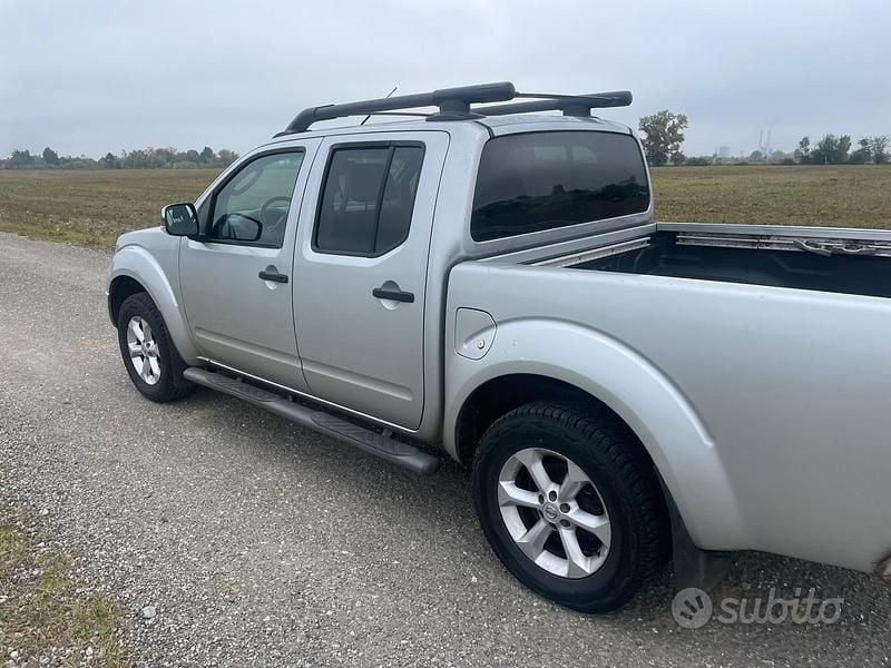 Usata Nissan Navara XE 171 CV (125 kW) 2008 Grigio Pick-up