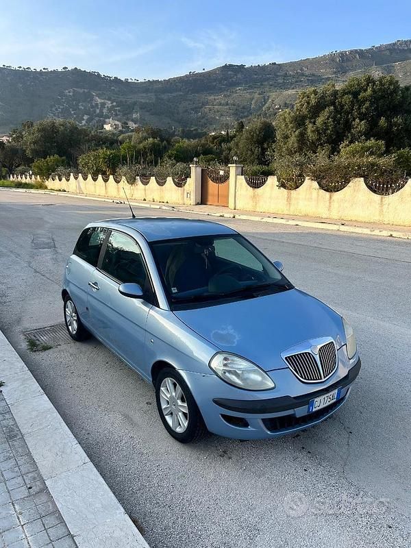 Usata Lancia Ypsilon 75 CV (55 kW) 2004 Utilitaria