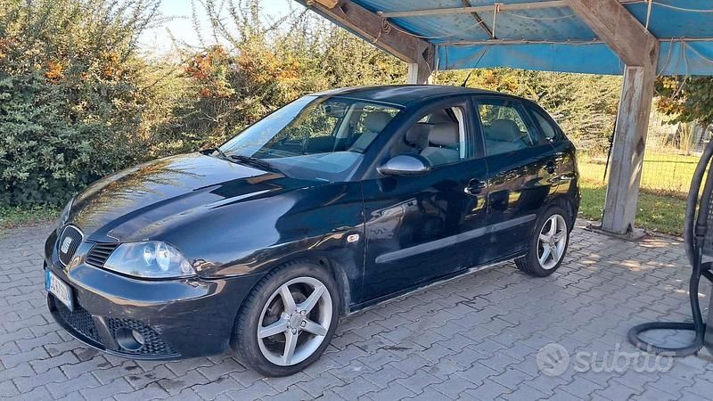 Usata Seat Ibiza Stylance 101 CV (74 kW) 2003 Nero Berlina
