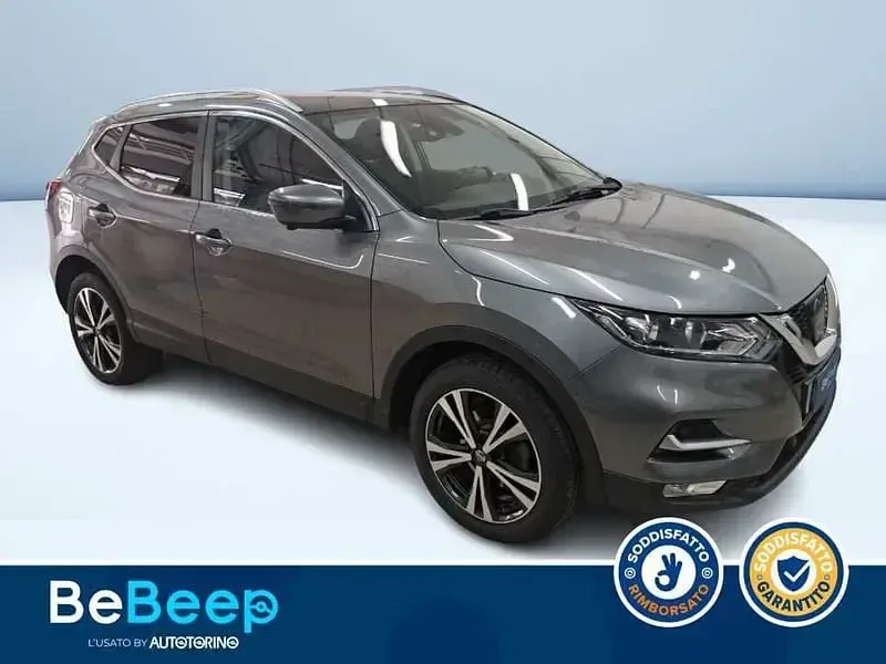 Usata Nissan Qashqai N-Connecta 110 CV (80 kW) 2017 Grigio scuro metallizzato SUV