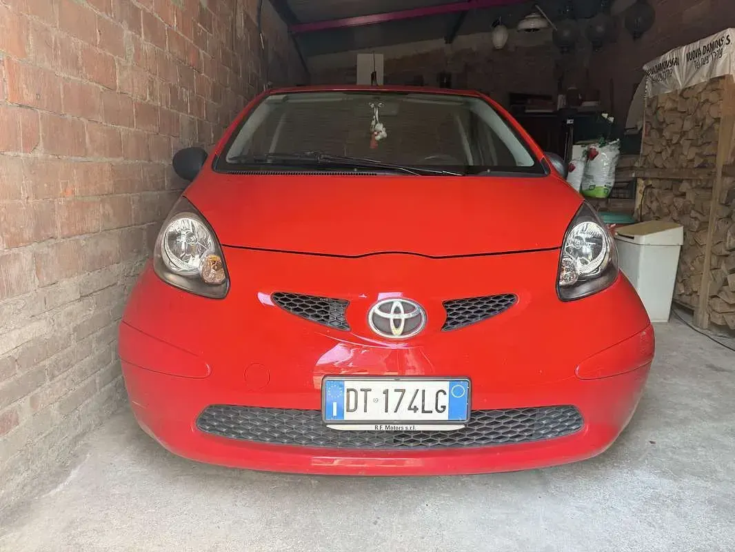 Usata Toyota Aygo Sol 68 CV (50 kW) 2008 Utilitaria