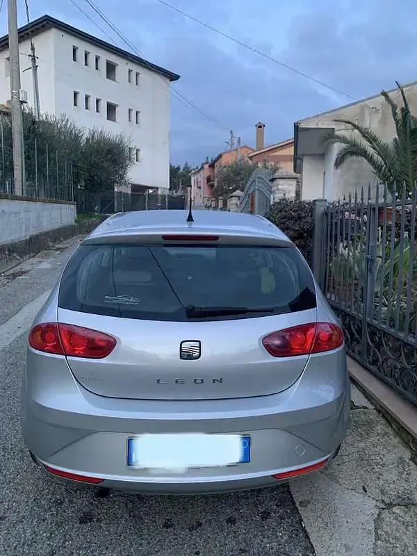 Usata Seat Leon Reference 90 CV (66 kW) 2012 Berlina