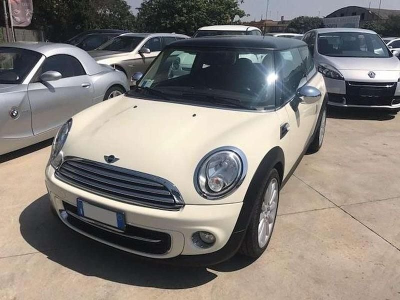 Usata Mini Cooper D 111 CV (81 kW) 2012 Bianco Utilitaria