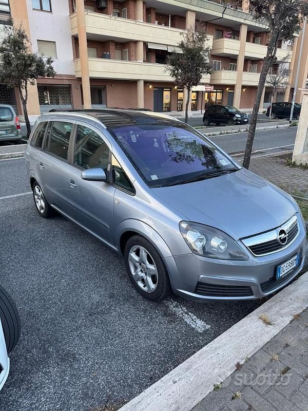 Usata Opel Zafira 105 CV (77 kW) 2007 Monovolume