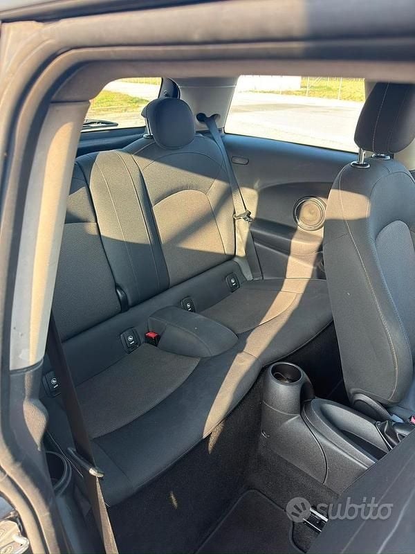 Usata Mini Cooper 75 CV (55 kW) 2016 Utilitaria