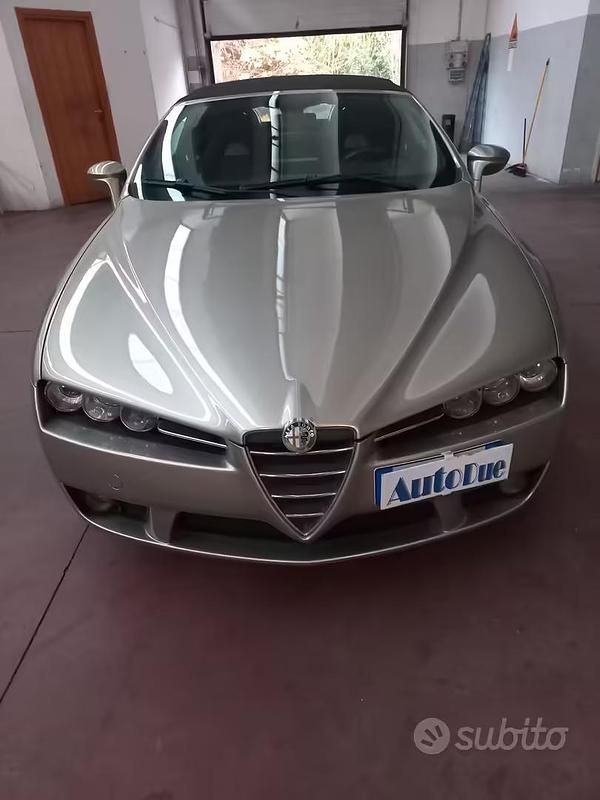 Usata Alfa Romeo Spider 210 CV (154 kW) 2008 Grigio Cabrio