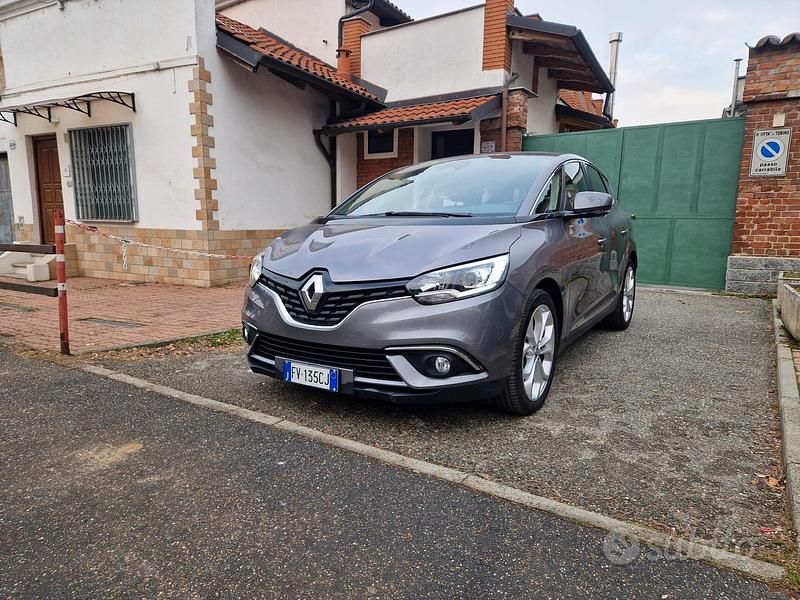 Grigio Usata 2019 Renault Scénic IV Monovolume | 14.600 € (Buon prezzo) - Immagine 1/4