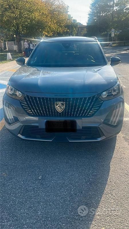 Usata Peugeot 2008 110 CV (80 kW) 2023 Grigio SUV
