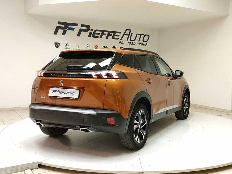 Usata Peugeot 2008 Allure 131 CV (96 kW) 2020 Orange fusion SUV