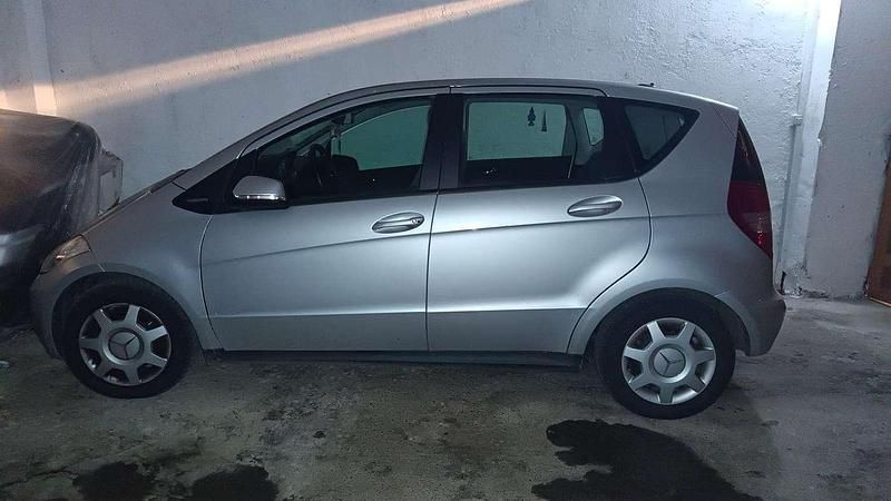 Grigio Usata 2011 Mercedes A160 Executive Monovolume | 4700 € (Buon prezzo) - Immagine 1/4