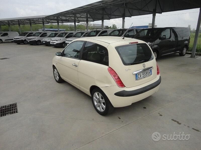 Usata Lancia Ypsilon 60 CV (44 kW) 2005 Beige Utilitaria