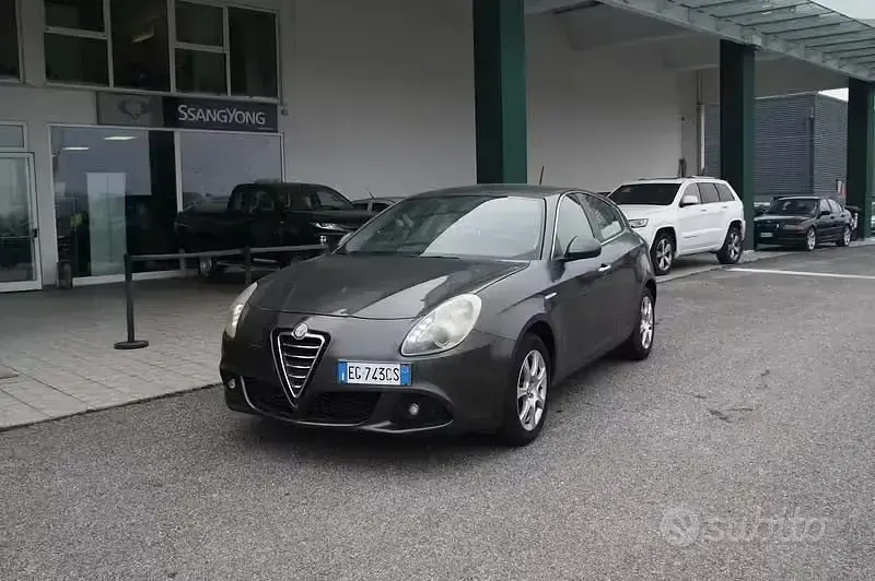 Usata Alfa Romeo Giulietta 120 CV (88 kW) 2011 Grigio Utilitaria