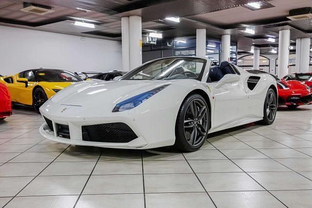 Usata Ferrari 488 670 CV (492 kW) 2018 Bianco Cabrio