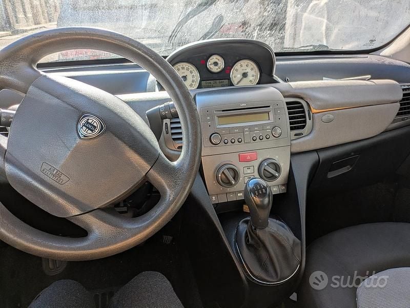 Usata Lancia Ypsilon 70 CV (51 kW) 2004 Utilitaria