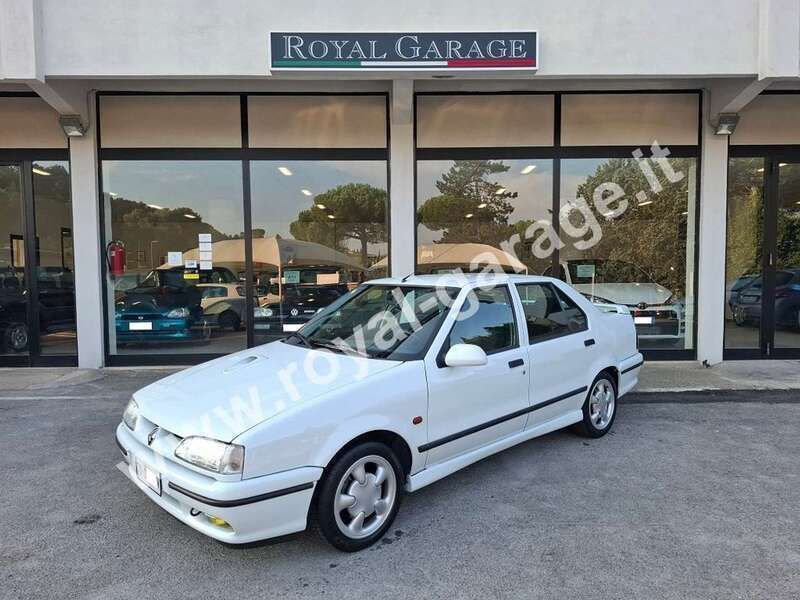 Usata Renault 19 135 CV (99 kW) 1993 Blanc glacier (389) Berlina