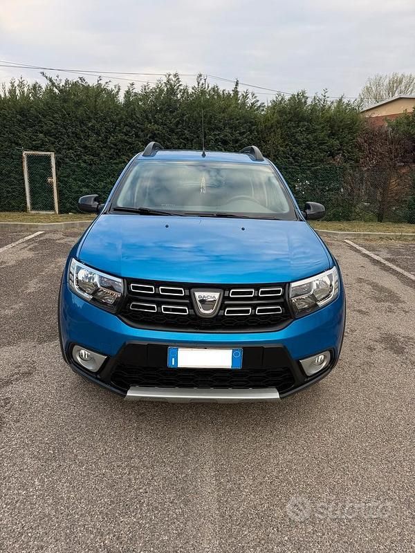 Usata Dacia Sandero Stepway 90 CV (66 kW) 2018 Blu Berlina