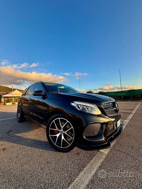 Nero Usata 2015 Mercedes GLE250 AMG SUV | 31.999 € (Buon prezzo) - Immagine 1/4