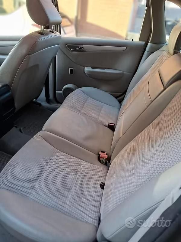 Usata Mercedes B180 2008 Grigio Monovolume