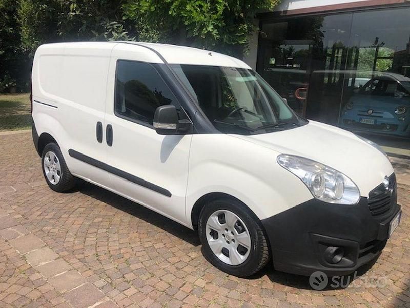 Usata Fiat Doblò 105 CV (77 kW) 2018 Bianco Monovolume