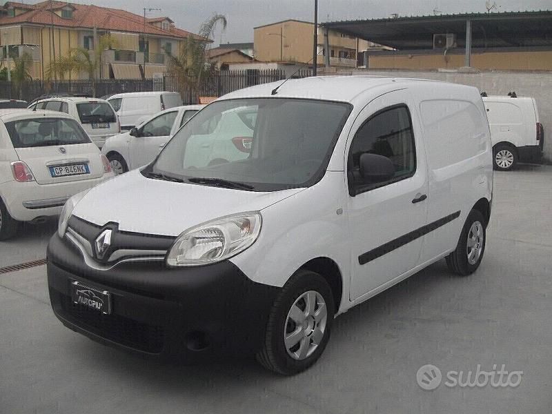 Bianco Usata 2015 Renault Kangoo Monovolume | 4800 € (Buon prezzo) - Immagine 1/4