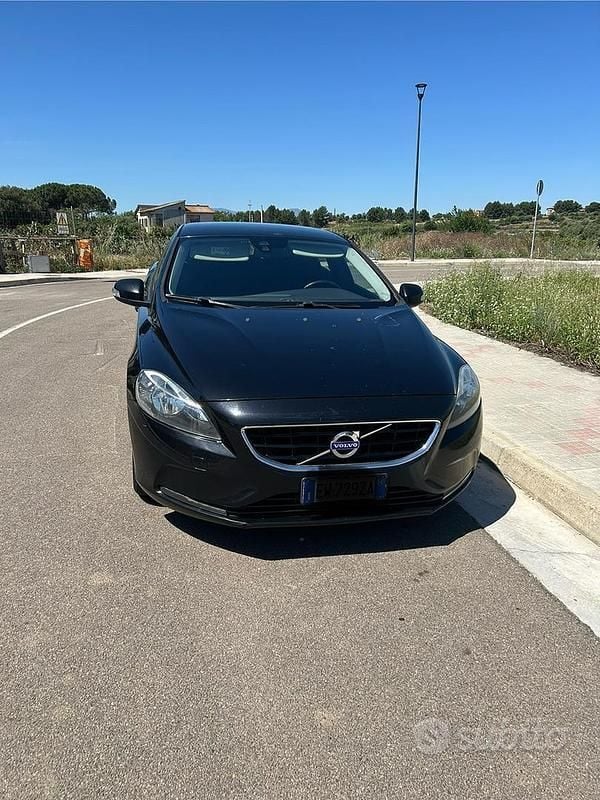 Nero Usata 2014 Volvo V40 Station wagon | 7500 € - Immagine 1/4