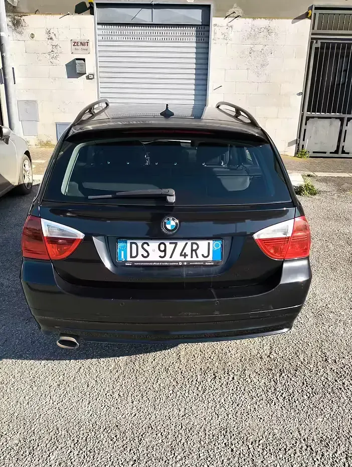 Usata BMW 318 143 CV (105 kW) 2008 Nero Station wagon