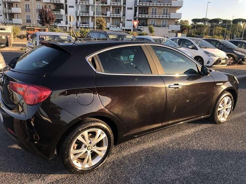 Usata Alfa Romeo Giulietta Distinctive 105 CV (77 kW) 2011 Nero Utilitaria