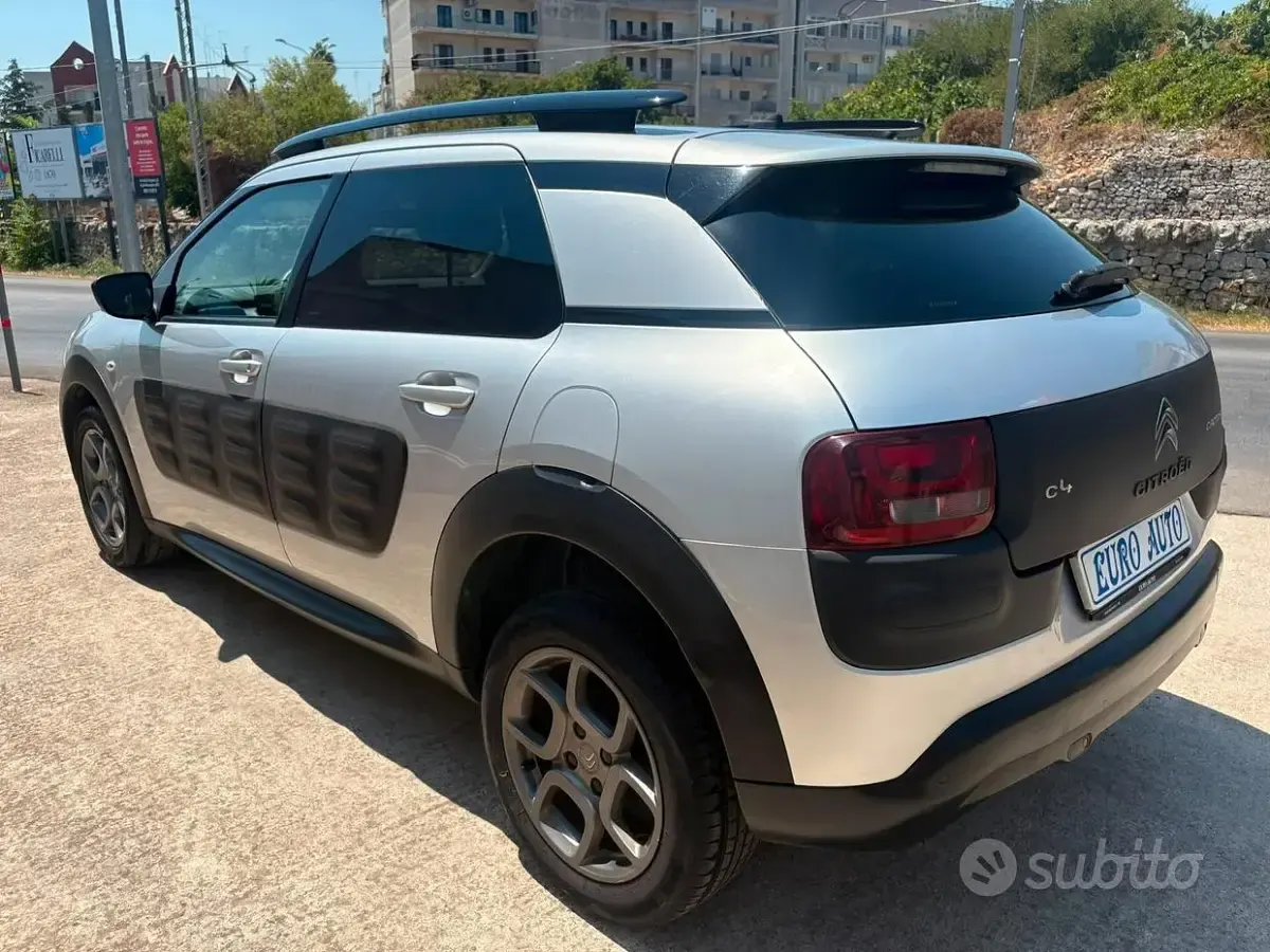 Usata Citroën C4 Cactus Shine Edition 92 CV (67 kW) 2015 Grigio Utilitaria