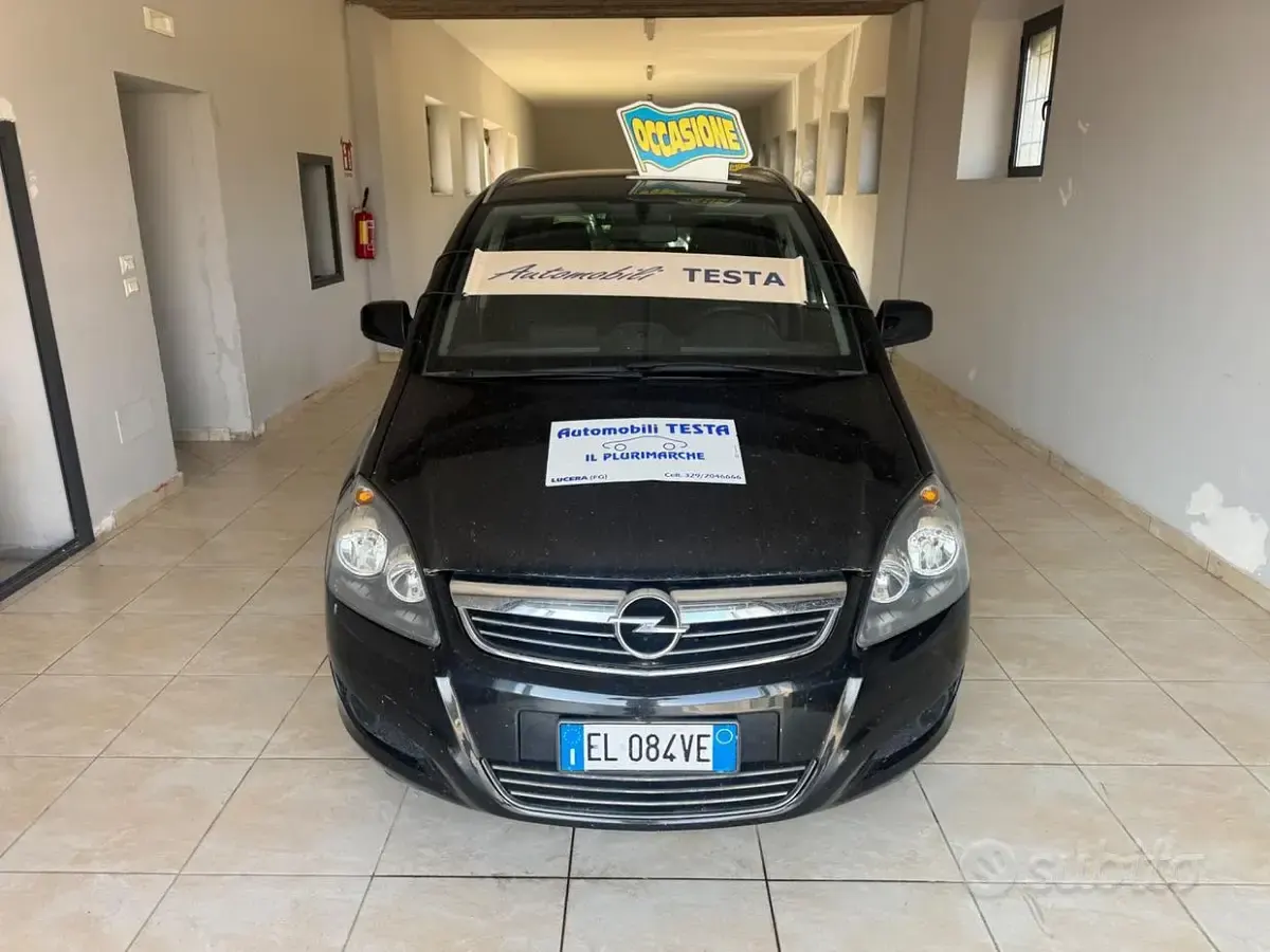 Usata Opel Zafira 110 CV (80 kW) 2012 Nero Monovolume