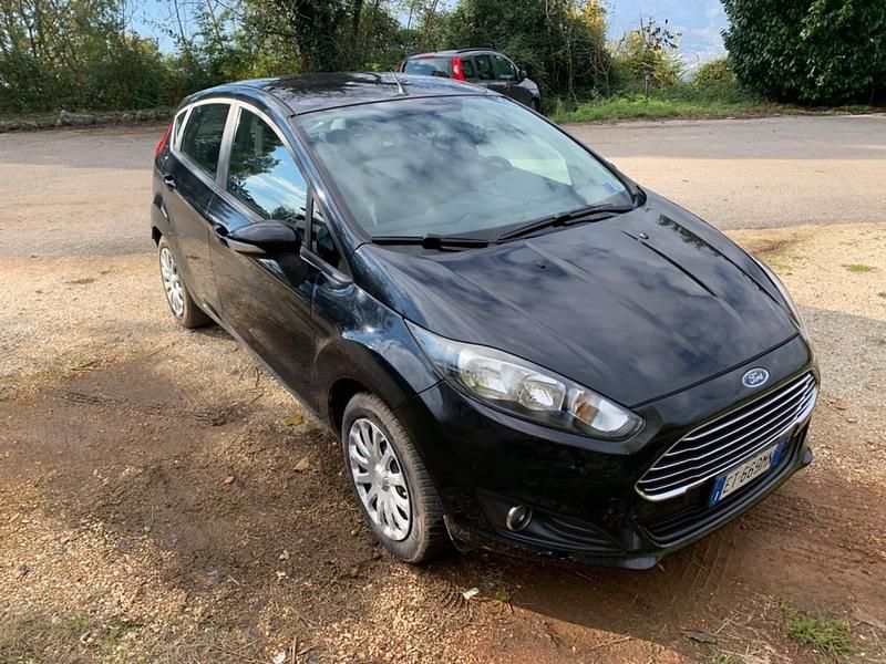 Usata Ford Fiesta Titanium 80 CV (58 kW) 2013 Nero Berlina