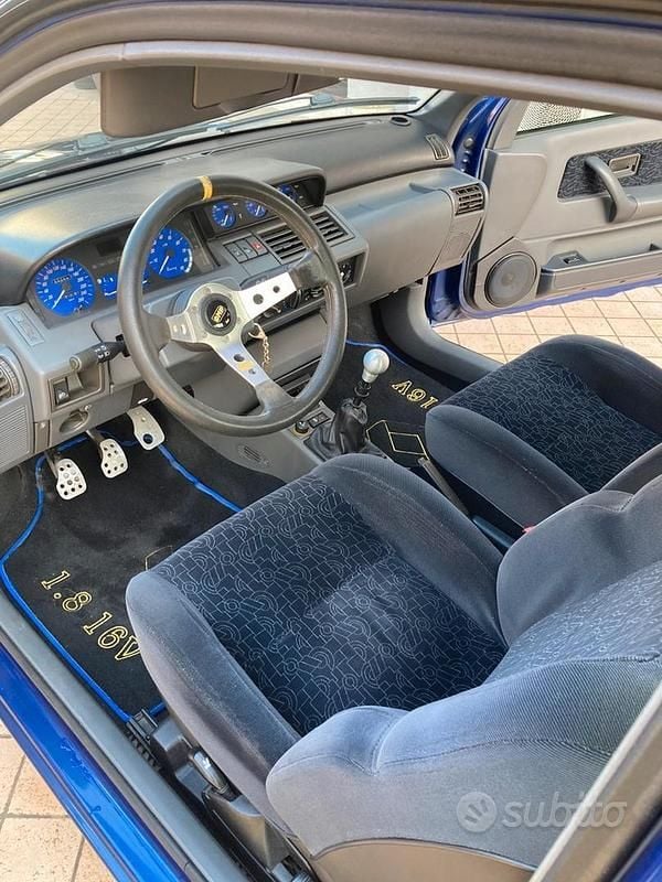 Käytetty Renault Clio 135 HP (99 kW) 1996 Sininen Viistoperä