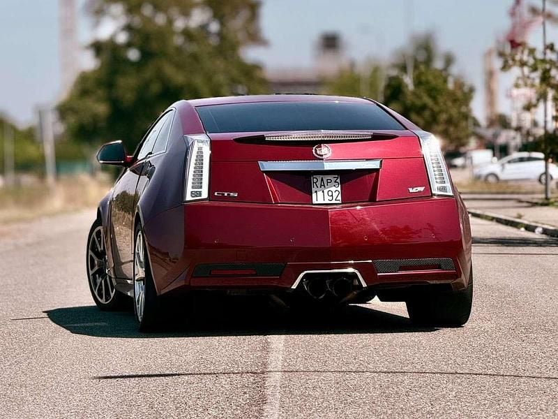 Usata Cadillac CTS 564 CV (414 kW) 2011 Crystal red metallic Coupé