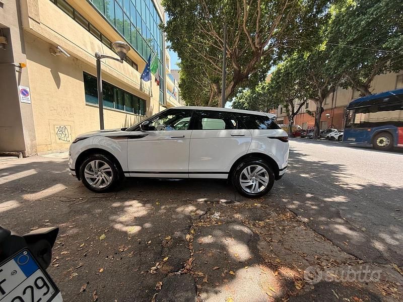Bianco Usata 2020 Land Rover Range Rover evoque Dynamic SUV | 29.900 € (Molto cara) - Immagine 1/4
