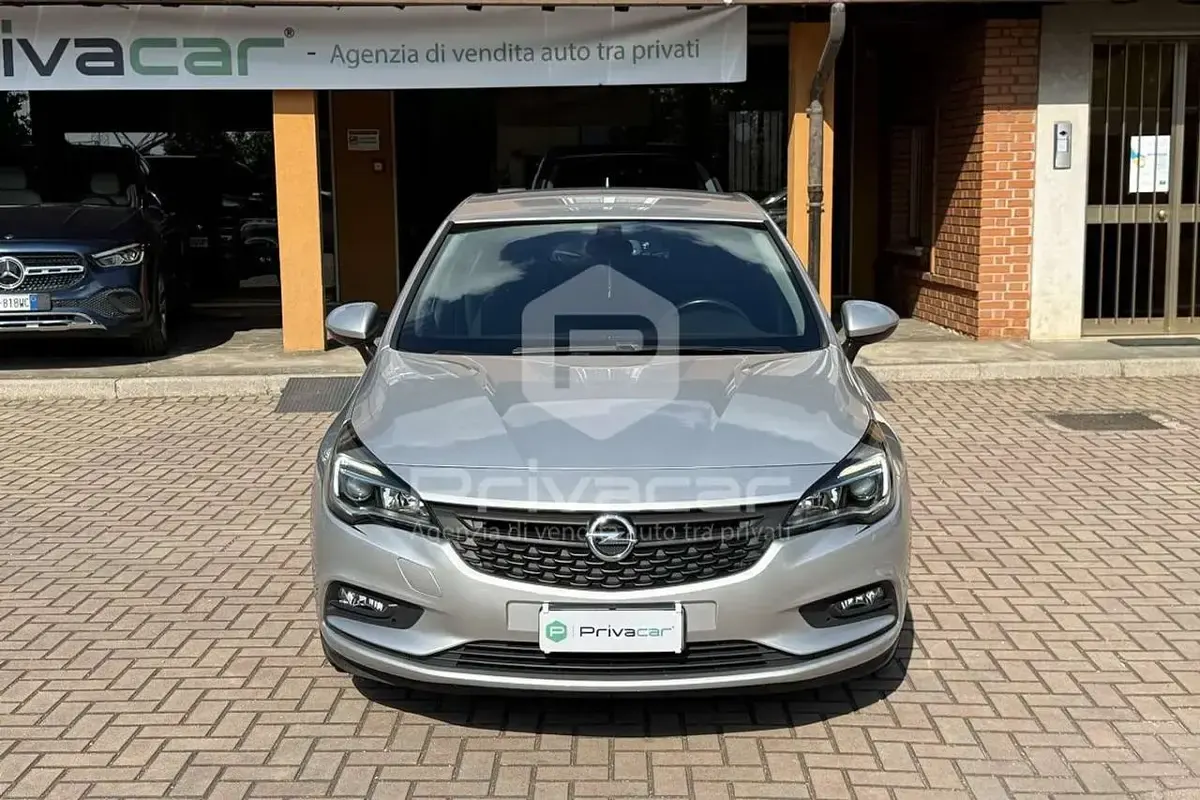 Usata Opel Astra 110 CV (80 kW) 2016 Grigio SUV
