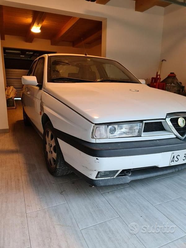 Usata Alfa Romeo 155 140 CV (102 kW) 1997 Bianco Berlina