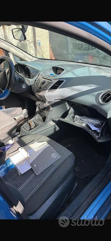 Usata Ford Fiesta 82 CV (60 kW) 2009 Blu Utilitaria