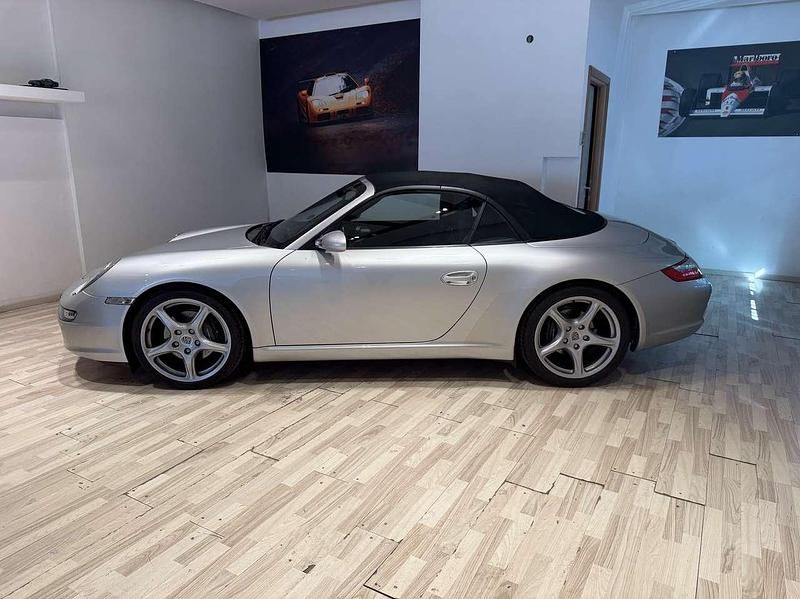 Usata Porsche 911 Carrera Cabriolet 325 CV (239 kW) 2005 Argento Cabrio