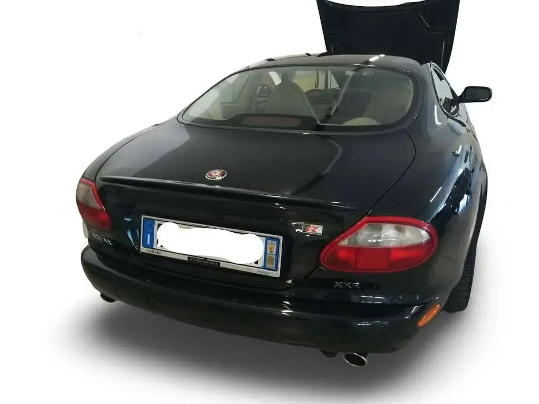 Usata Jaguar XKR R 363 CV (266 kW) 2000 Nero Coupé