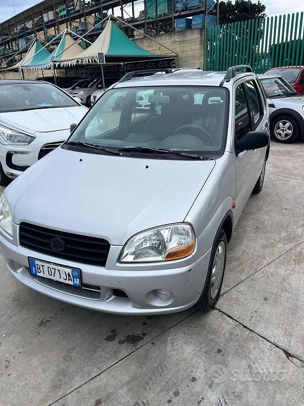 Usata Suzuki Ignis GL 83 CV (61 kW) 2001 Grigio(met.) Utilitaria